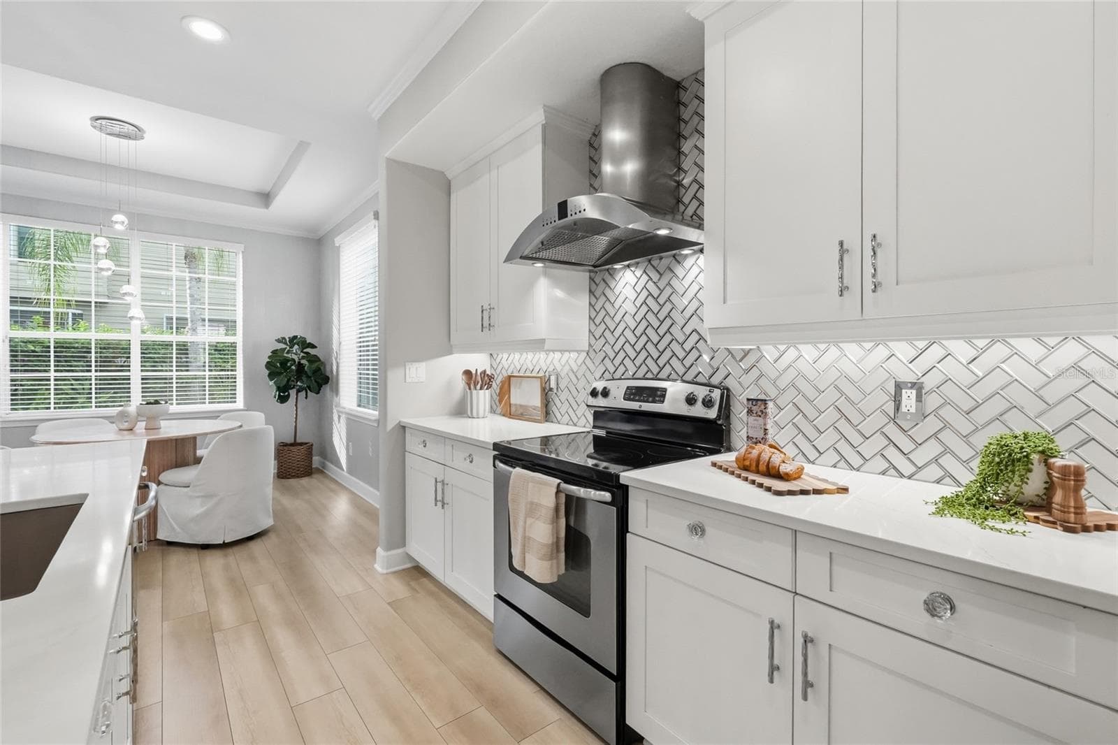 Stainless appliances - 7946 TYBEE CT, UNIVERSITY PARK