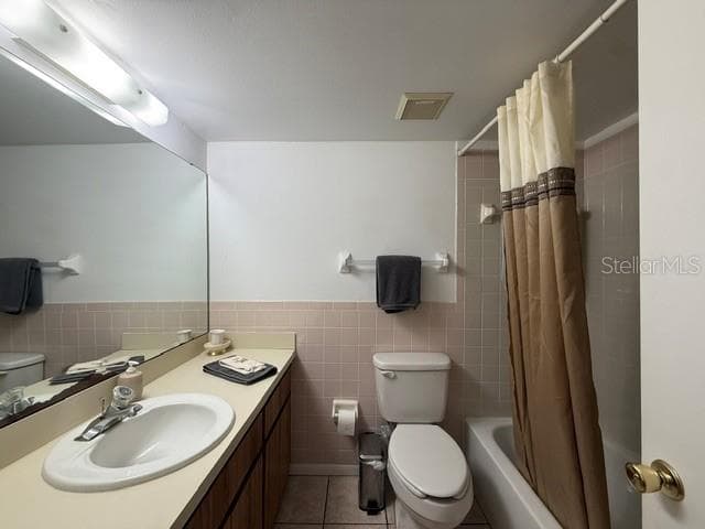 Guest bath is a shower/tub - 11201 122ND AVE #209, LARGO