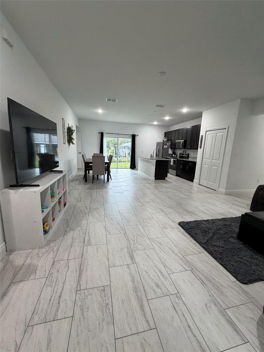 Single Family Residence at 104 W GONDOLIER PL, CITRUS SPRINGS, photo 6 of 37