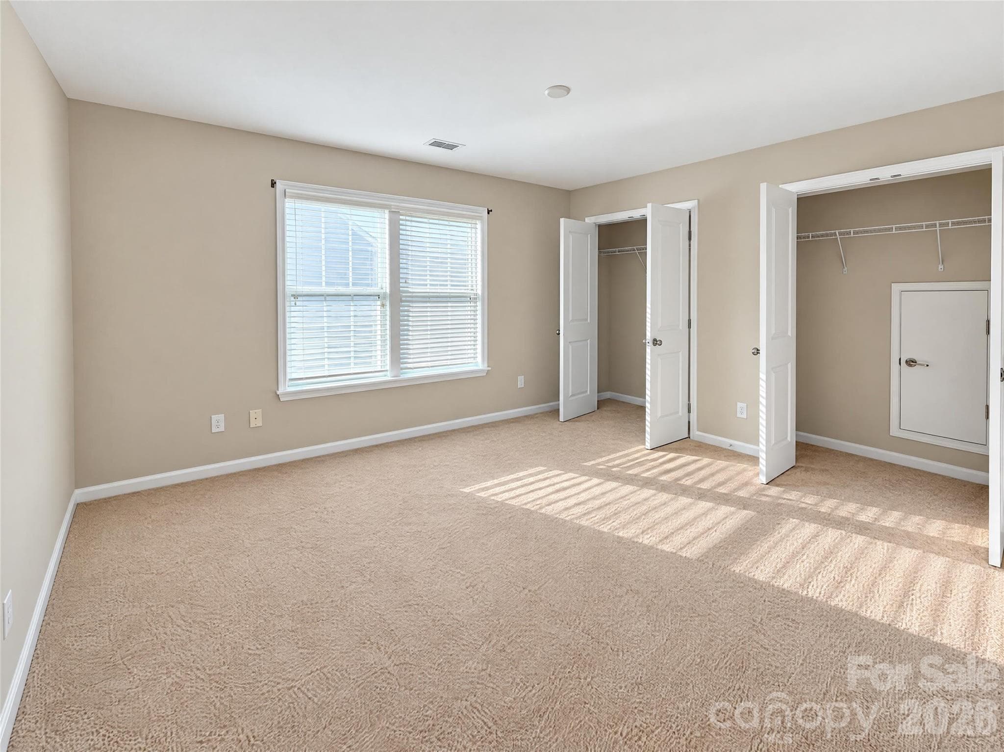 Single Family Residence at 2411 Bergamot Street, Fort Mill, photo 4 of 34