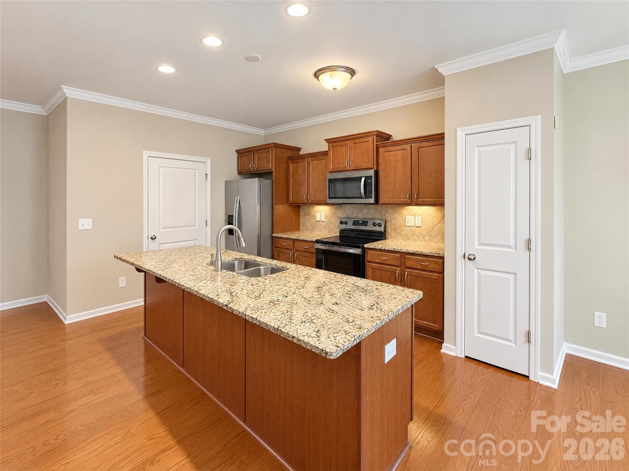 Single Family Residence at 2411 Bergamot Street, Fort Mill, photo 7 of 34