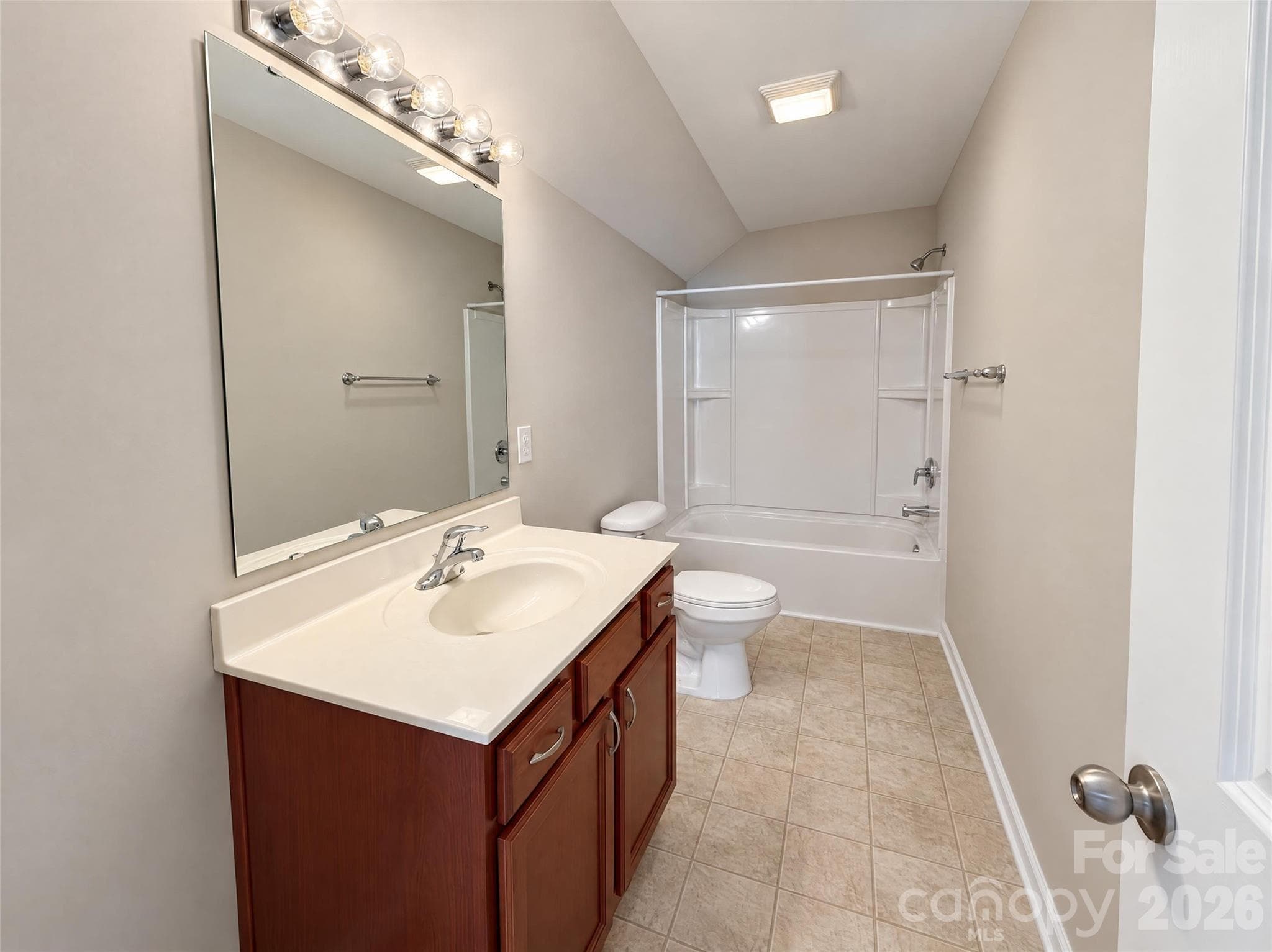Single Family Residence at 2411 Bergamot Street, Fort Mill, photo 16 of 34
