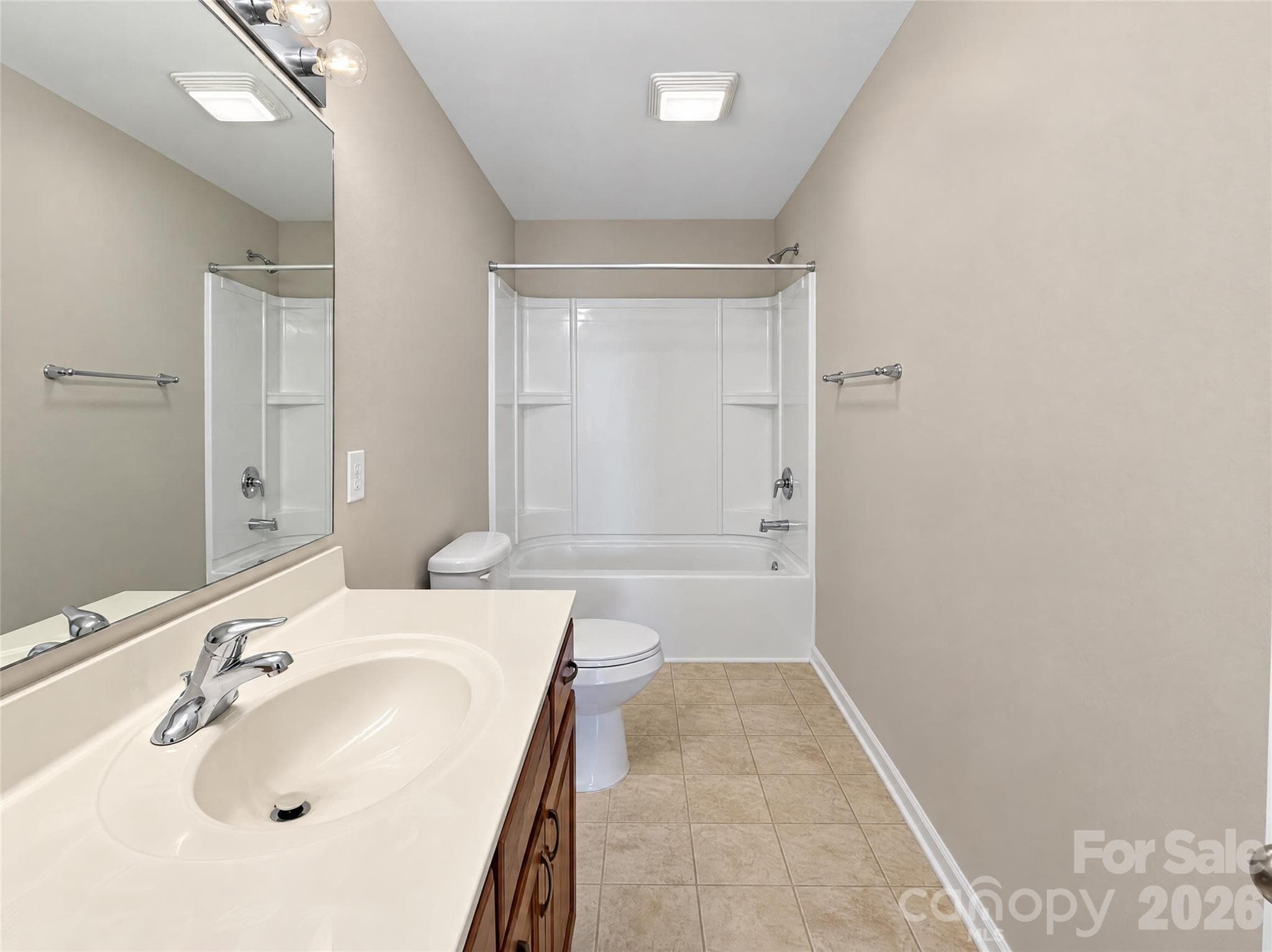 Single Family Residence at 2411 Bergamot Street, Fort Mill, photo 18 of 34