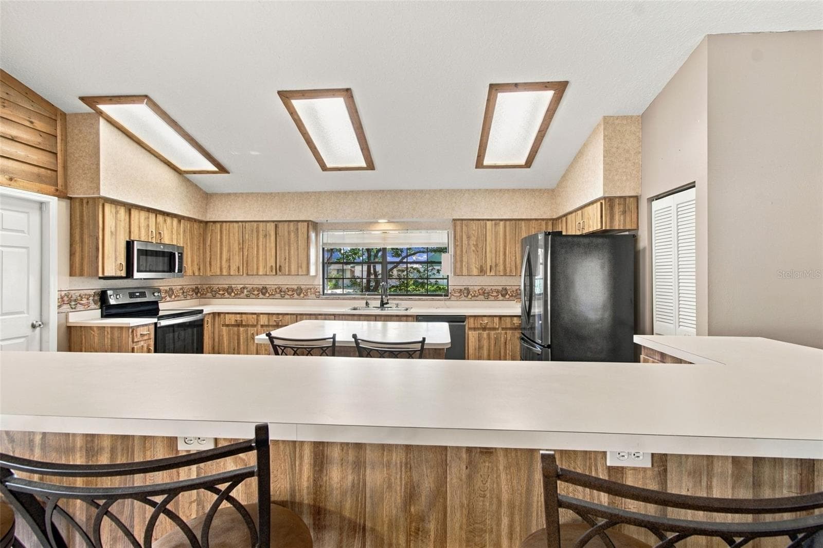 INCLUDES ALL APPLIANCES - 3180 LAKE SAXON DR, LAND O LAKES