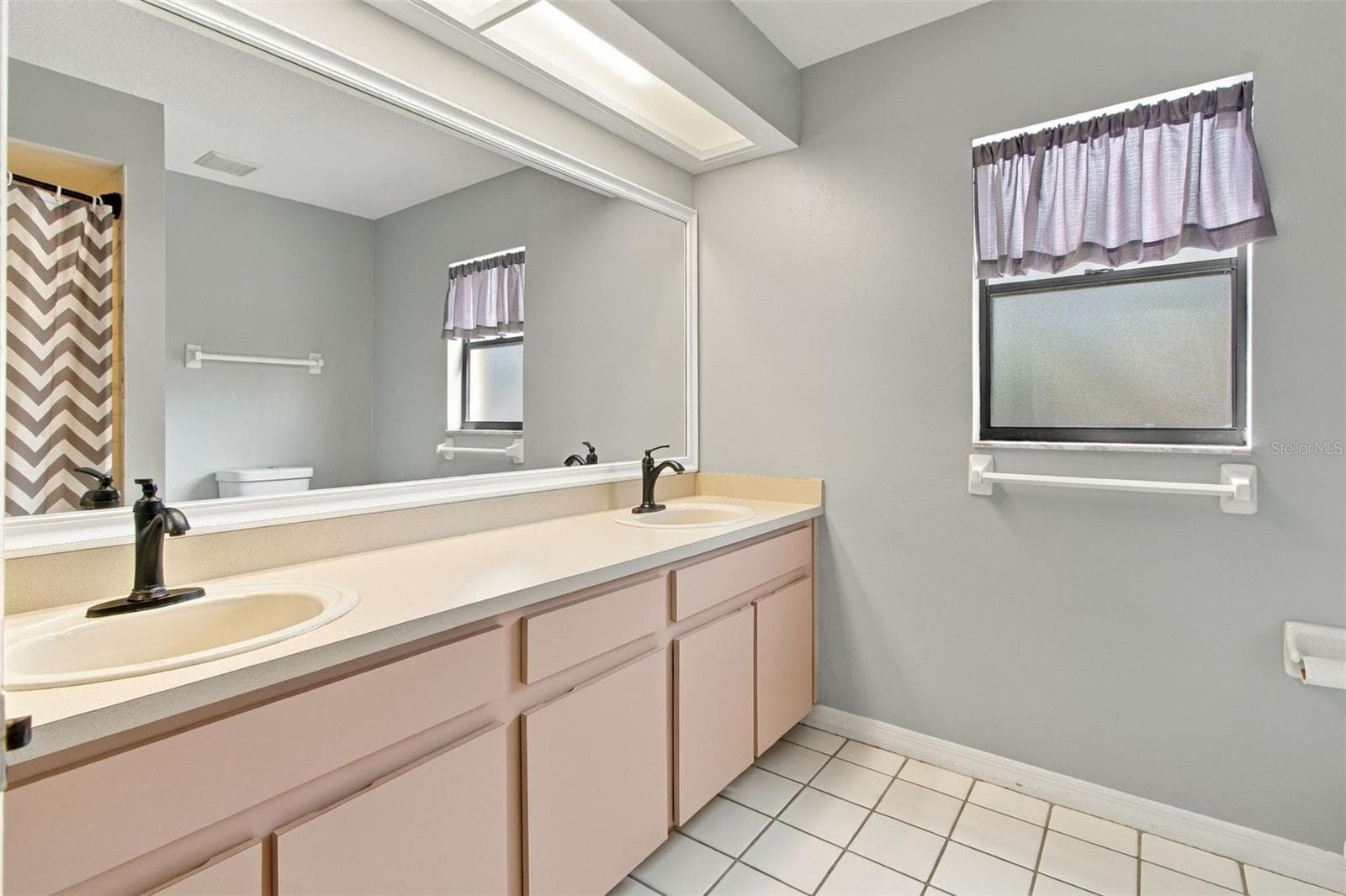 GUEST BATH - 3180 LAKE SAXON DR, LAND O LAKES