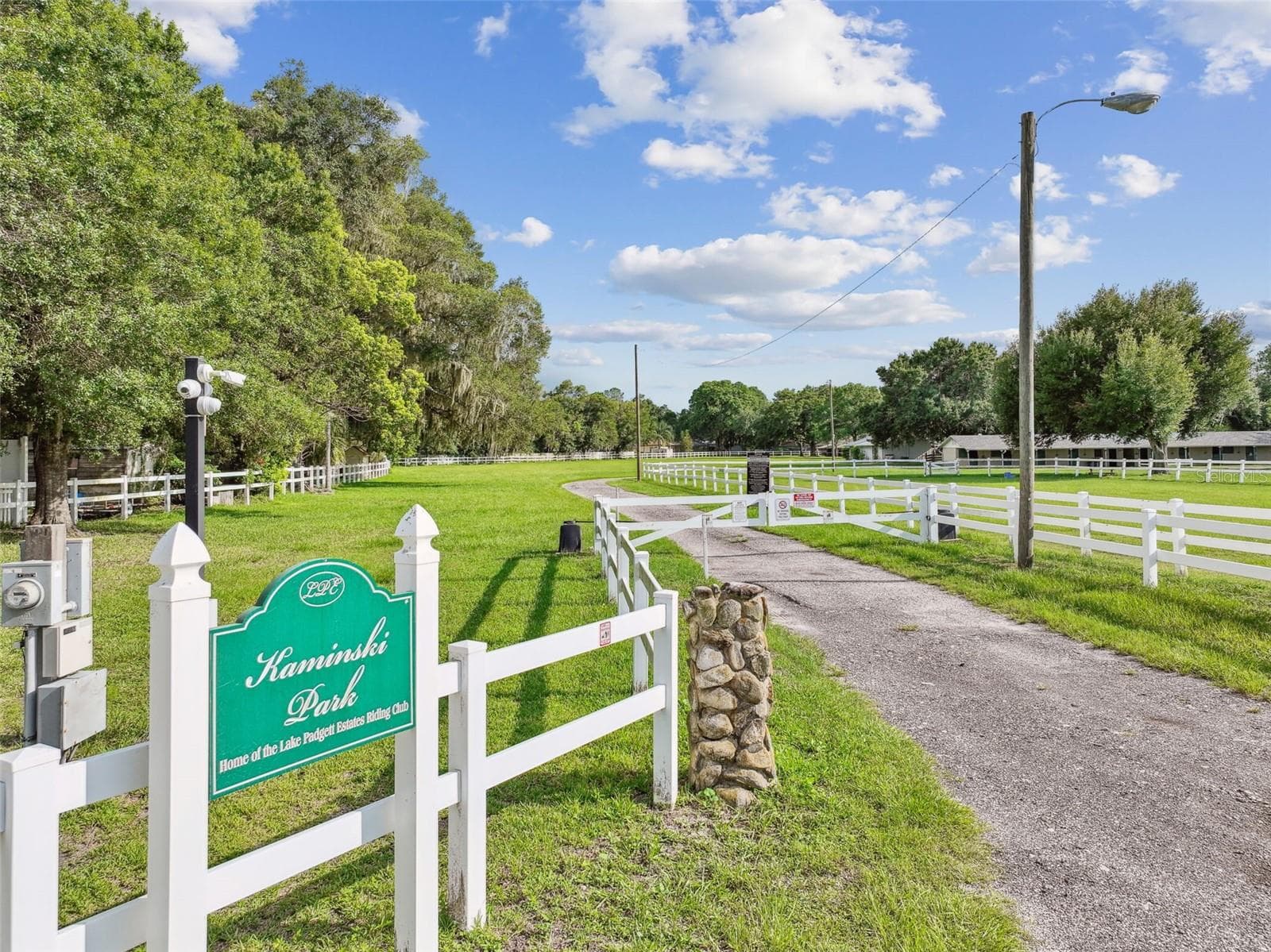 HORSE STABLES - 3180 LAKE SAXON DR, LAND O LAKES