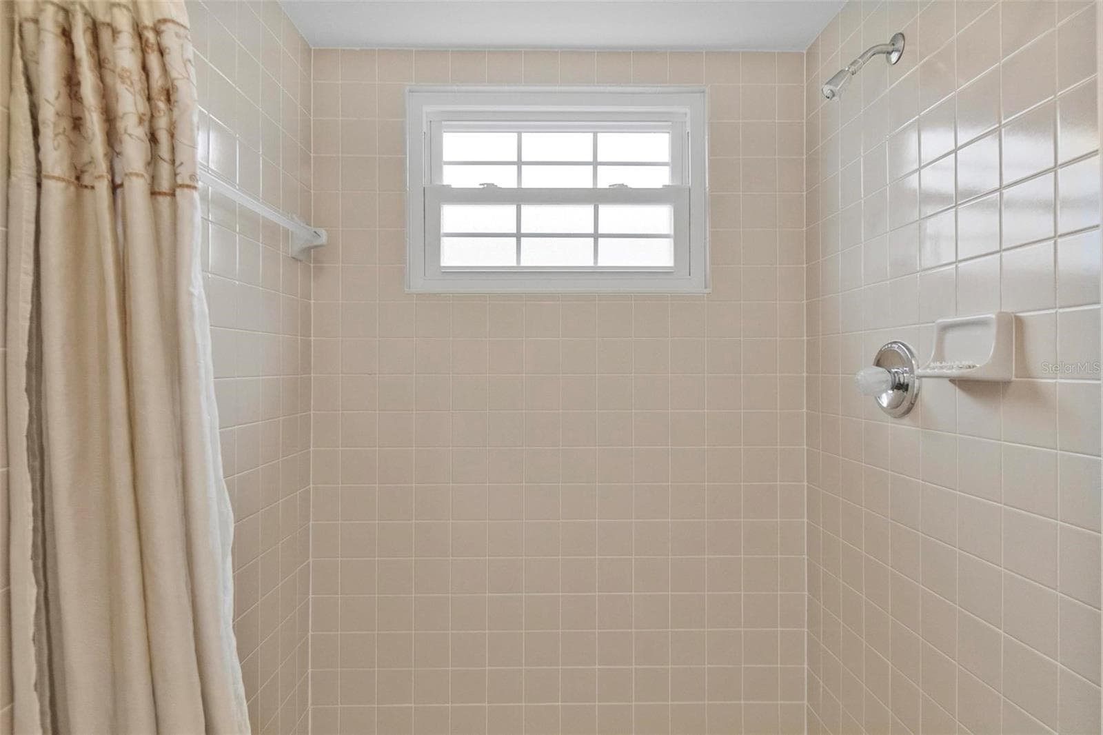 Walk in shower - 50 MEDFORD DR, PALM COAST