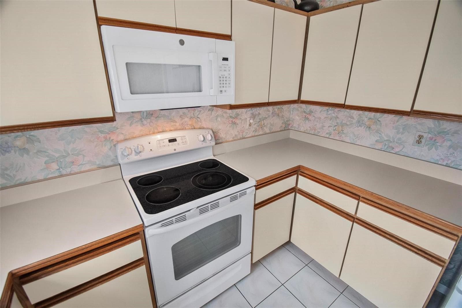 Newer applicances - 50 MEDFORD DR, PALM COAST
