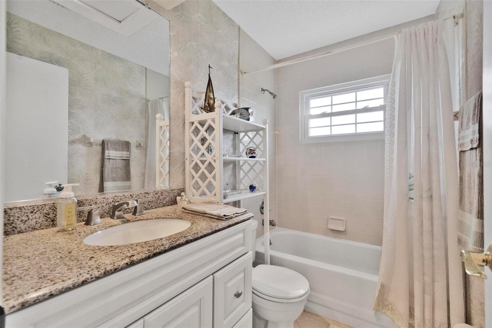 Guest bathroom - 50 MEDFORD DR, PALM COAST