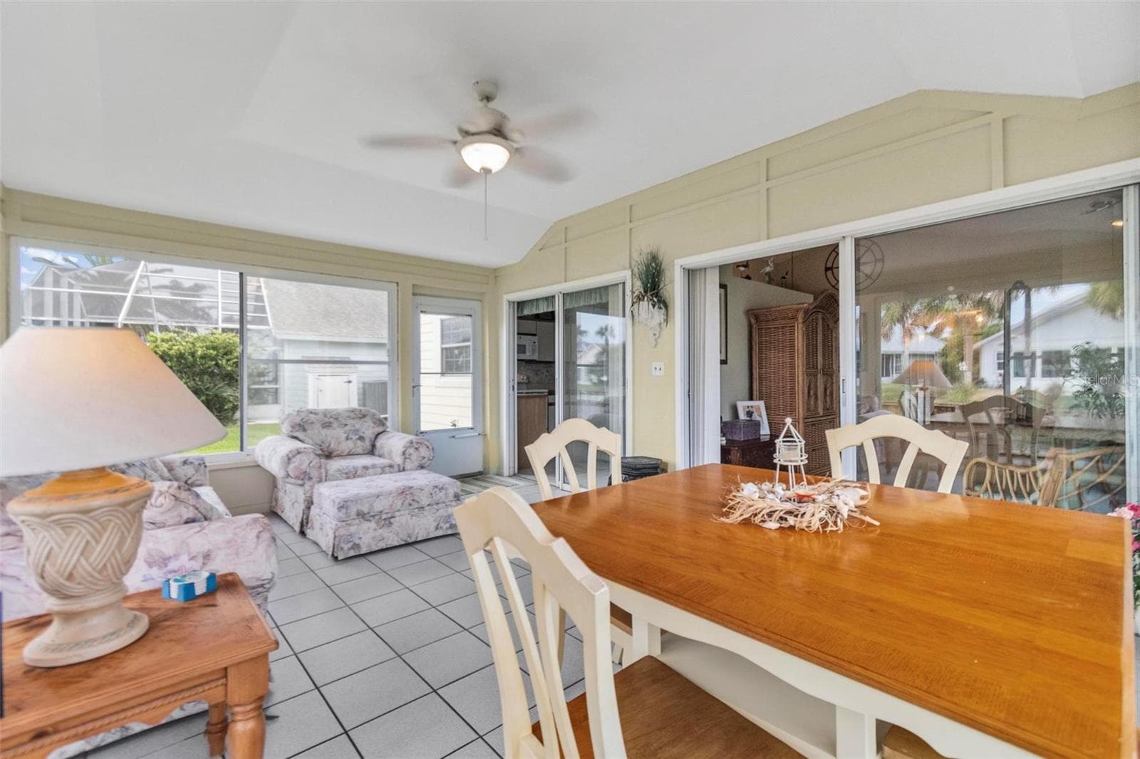 Plenty of room for family gatherings - 50 MEDFORD DR, PALM COAST