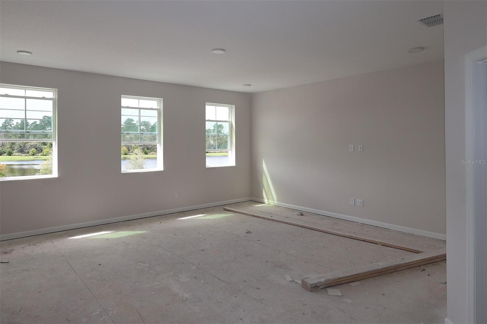 Single Family Residence at 6765 YELLOW WARBLER BND, ST CLOUD, photo 8 of 23