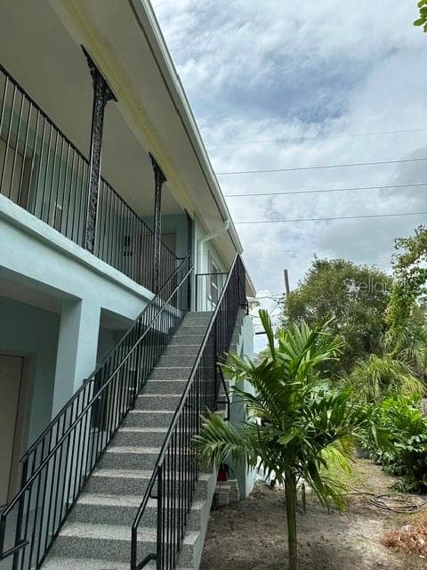 Triplex at 5111 1ST AVE S, ST PETERSBURG, photo 13 of 56