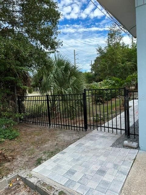 Triplex at 5111 1ST AVE S, ST PETERSBURG, photo 16 of 56