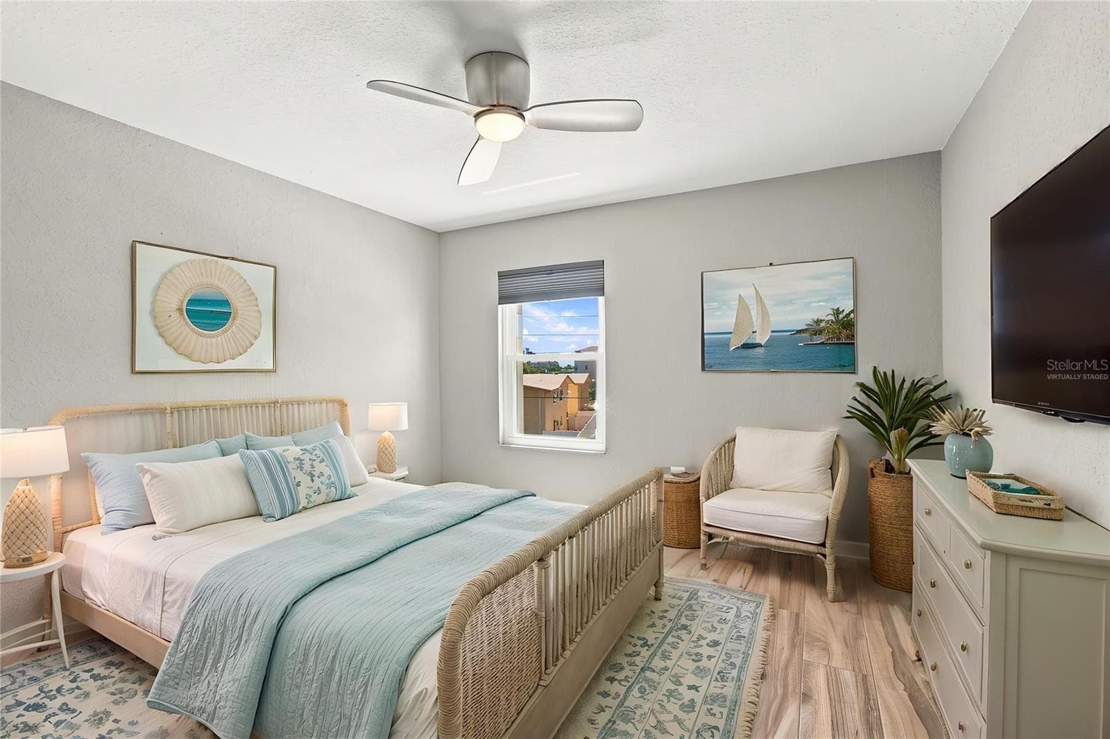 Additional bedrooms are plenty big and full of natural light. Double door closet on a beautiful porcelain floor. Virtually staged. - 152 117TH AVE, TREASURE ISLAND