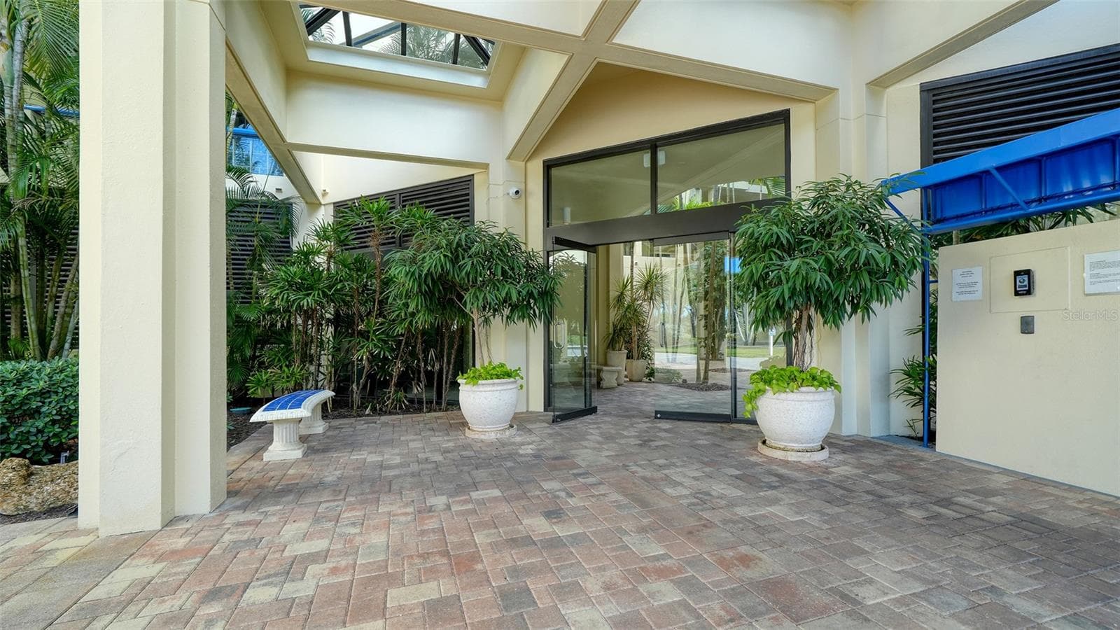 2110 HARBOURSIDE DR #523
