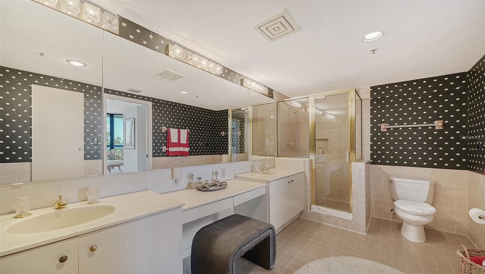 Condominium at 2110 HARBOURSIDE DR #523, LONGBOAT KEY, photo 24 of 62