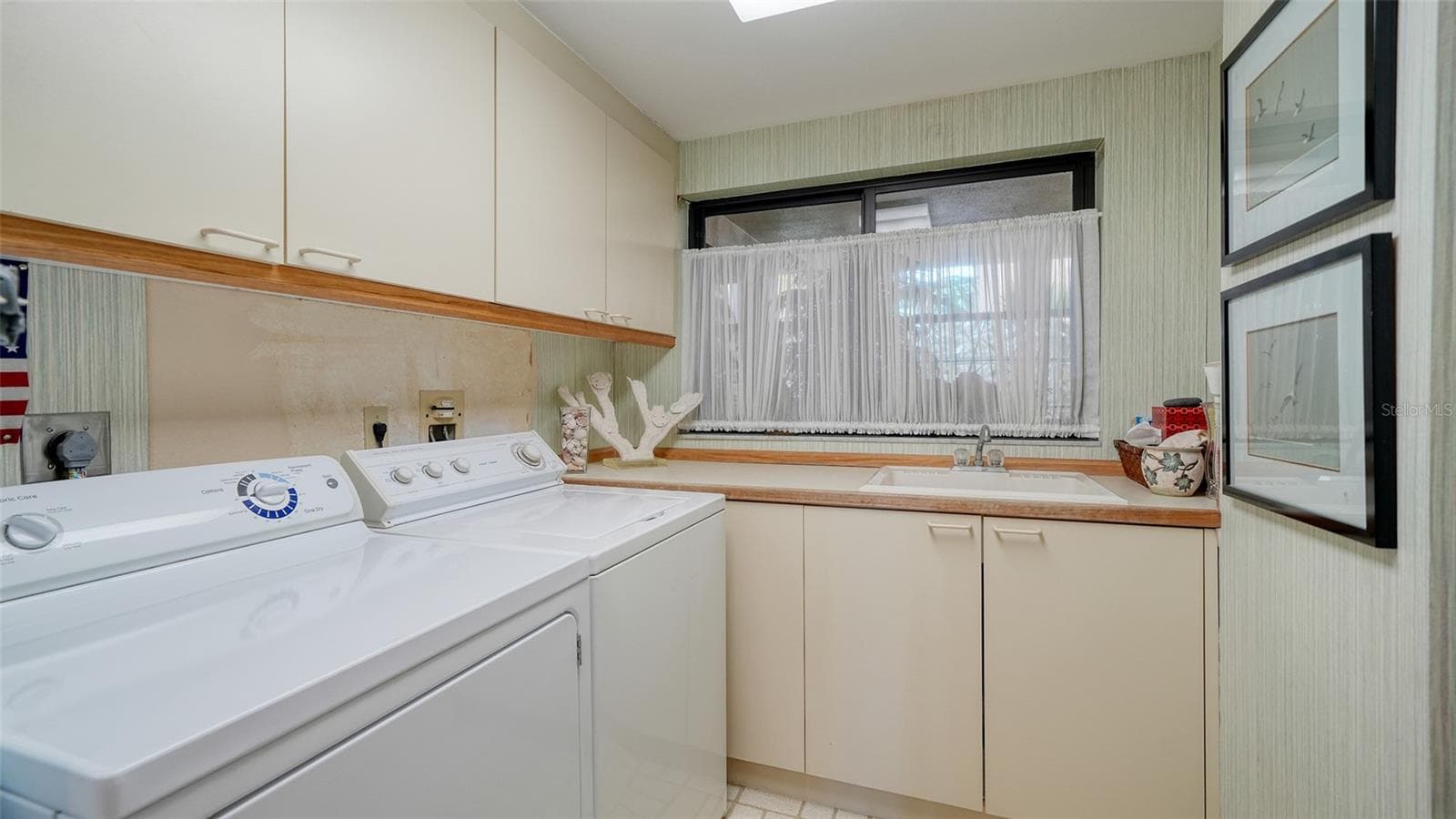 Condominium at 2110 HARBOURSIDE DR #523, LONGBOAT KEY, photo 36 of 62