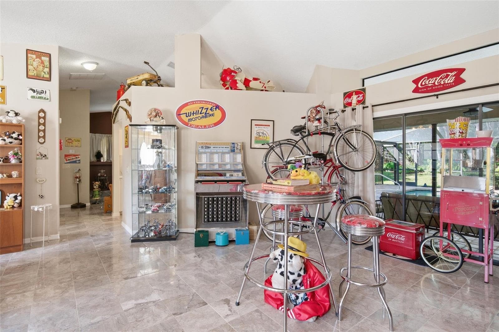 Single Family Residence at 3355 W BIRDS NEST DR, BEVERLY HILLS, photo 11 of 61