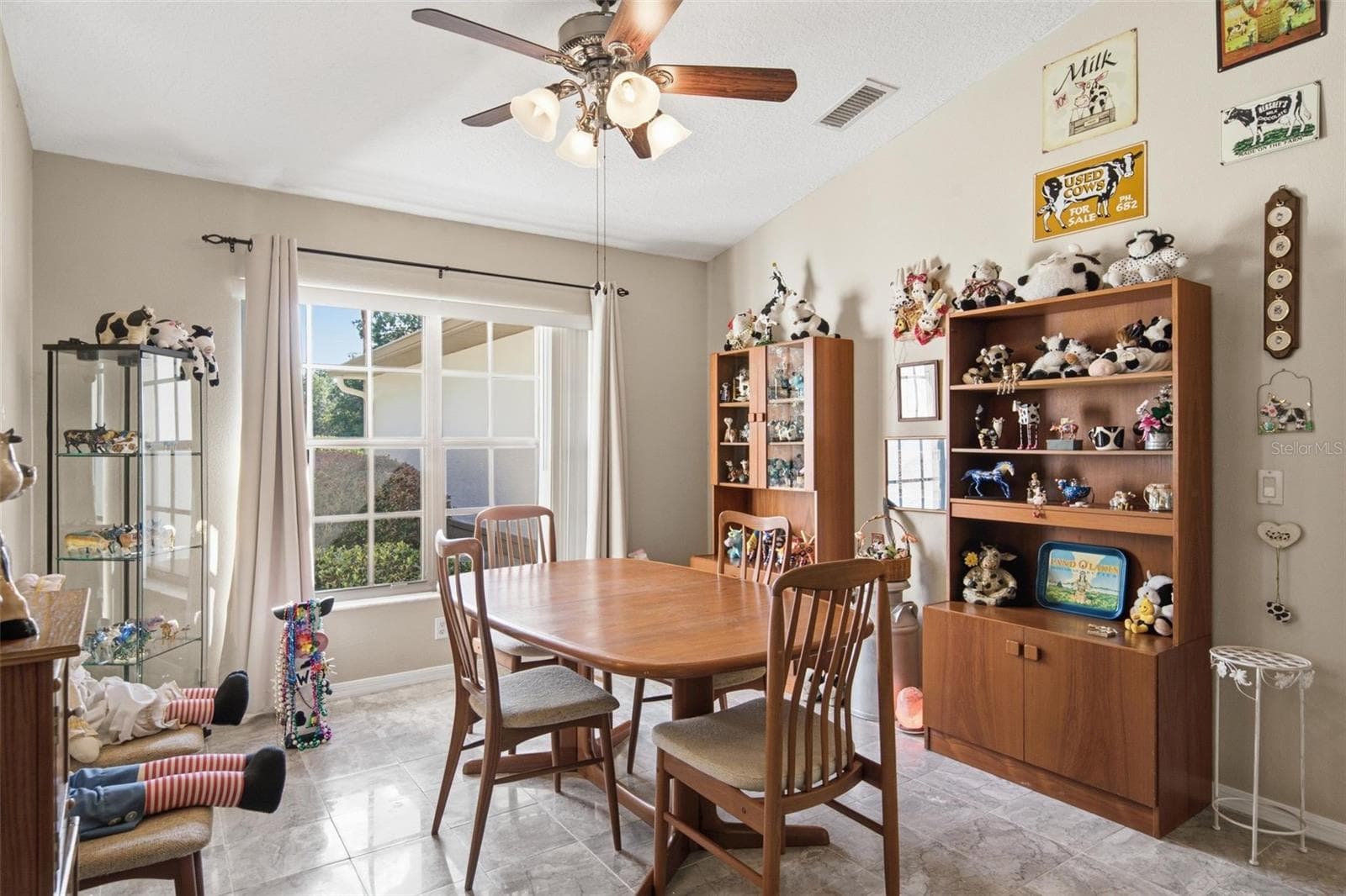 Single Family Residence at 3355 W BIRDS NEST DR, BEVERLY HILLS, photo 14 of 61