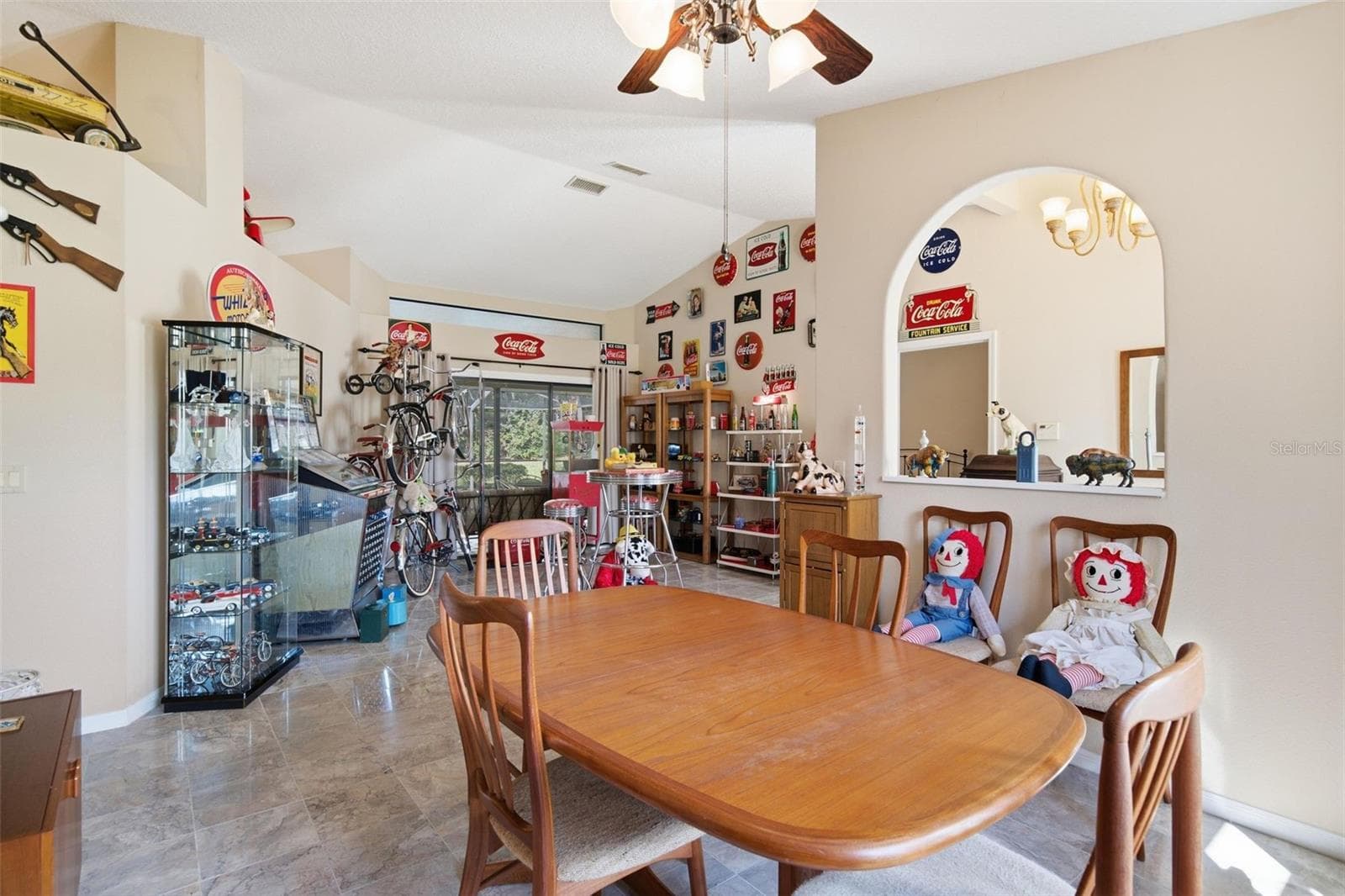 Single Family Residence at 3355 W BIRDS NEST DR, BEVERLY HILLS, photo 15 of 61