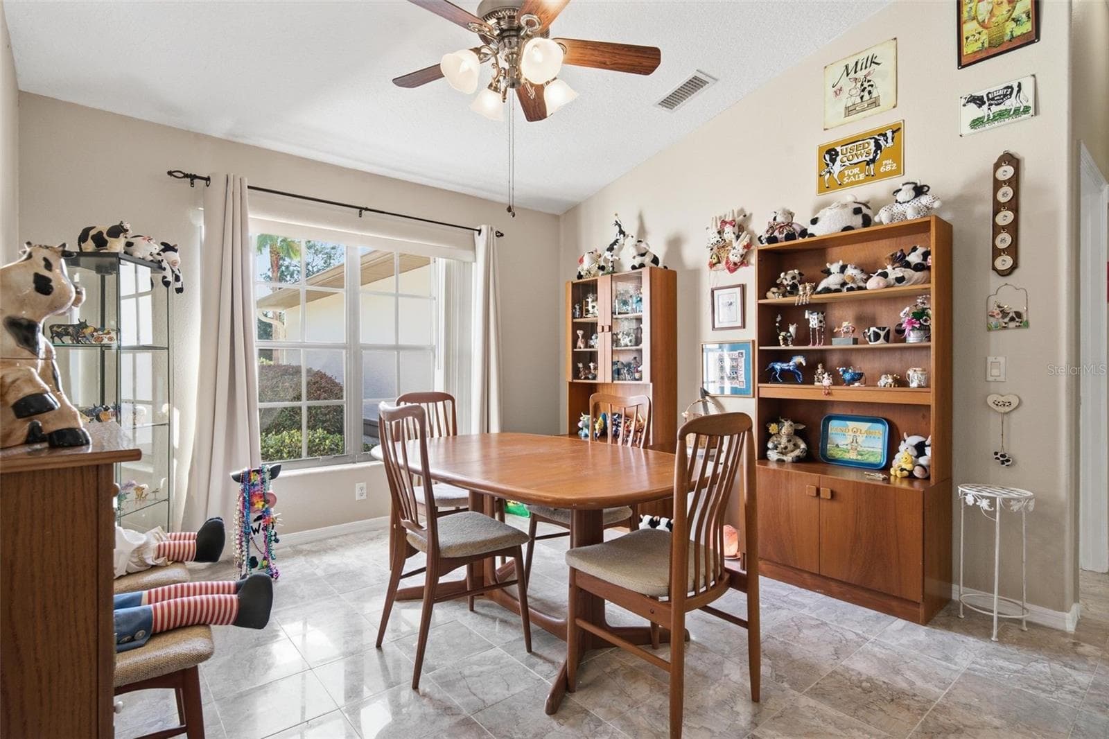 Single Family Residence at 3355 W BIRDS NEST DR, BEVERLY HILLS, photo 16 of 61