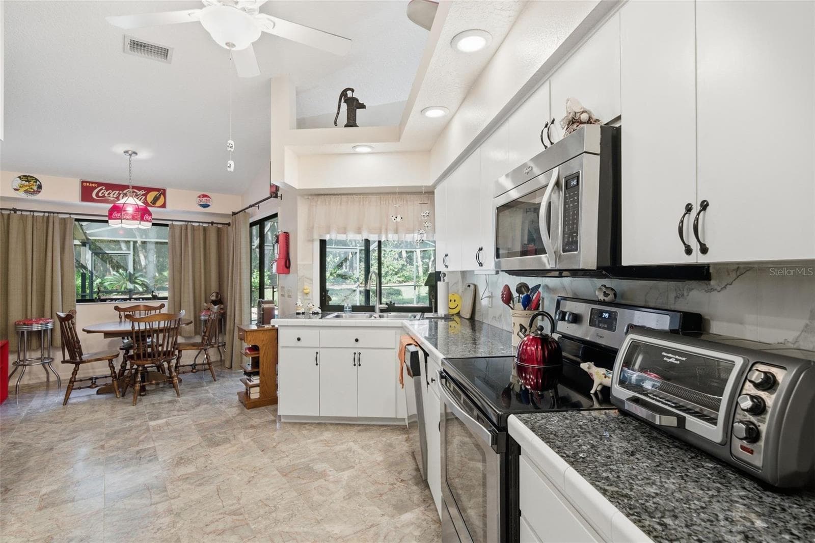 Single Family Residence at 3355 W BIRDS NEST DR, BEVERLY HILLS, photo 33 of 61