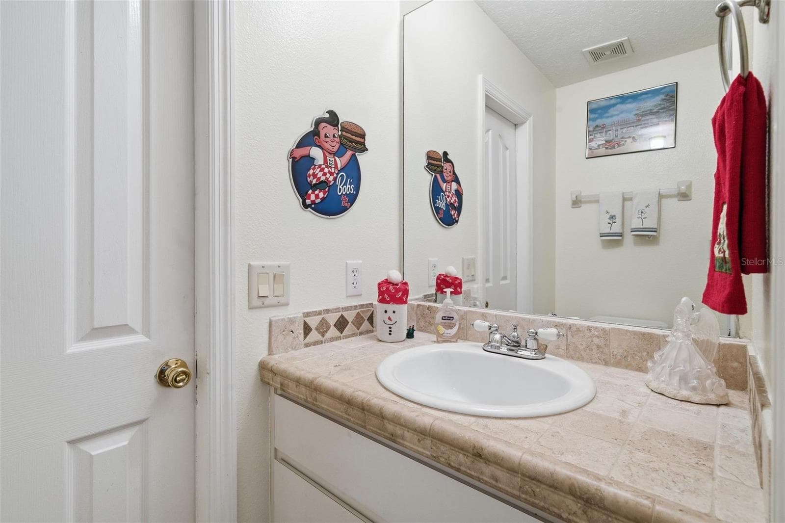 Single Family Residence at 3355 W BIRDS NEST DR, BEVERLY HILLS, photo 47 of 61