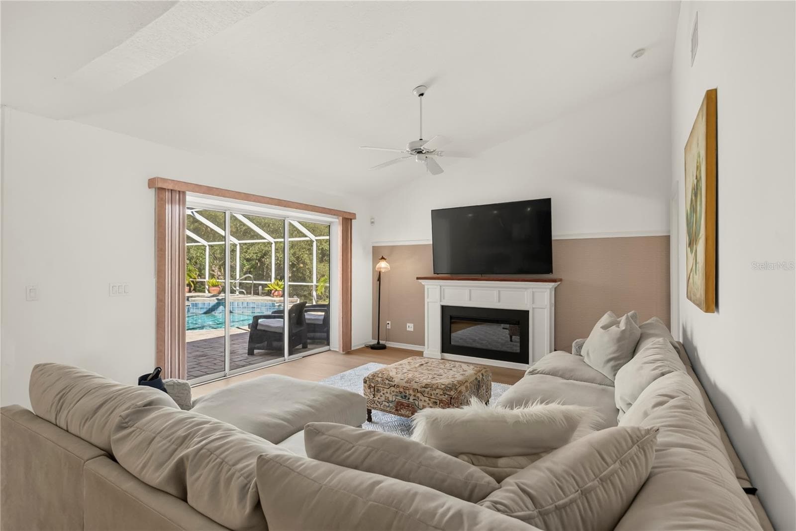 Family Room - 3815 W BRAZILNUT RD, BEVERLY HILLS