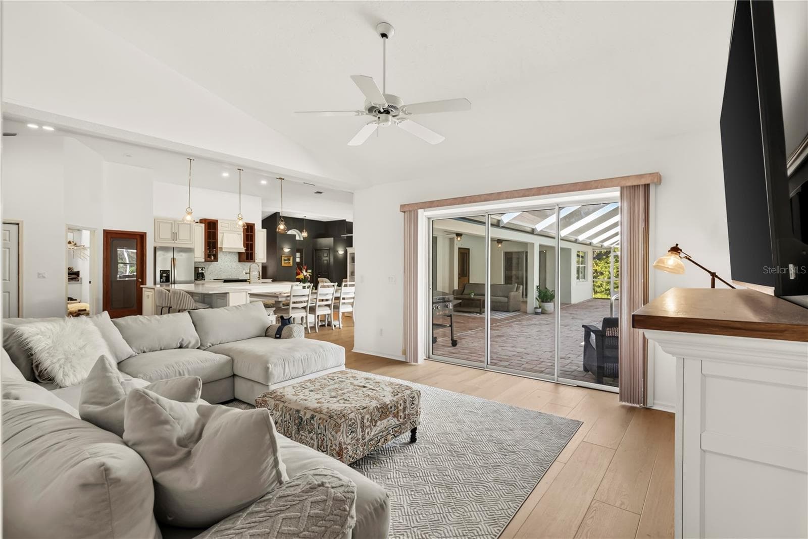 Family 3 - 3815 W BRAZILNUT RD, BEVERLY HILLS