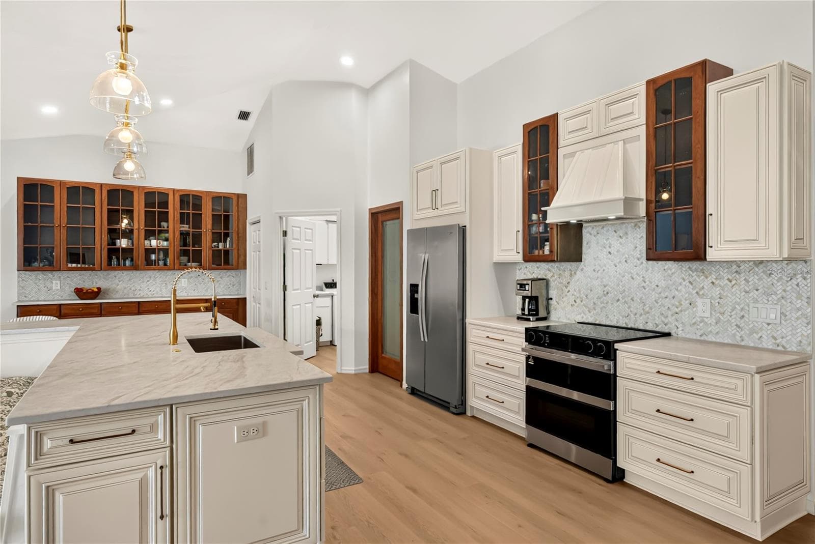 Kitchen 1 - 3815 W BRAZILNUT RD, BEVERLY HILLS