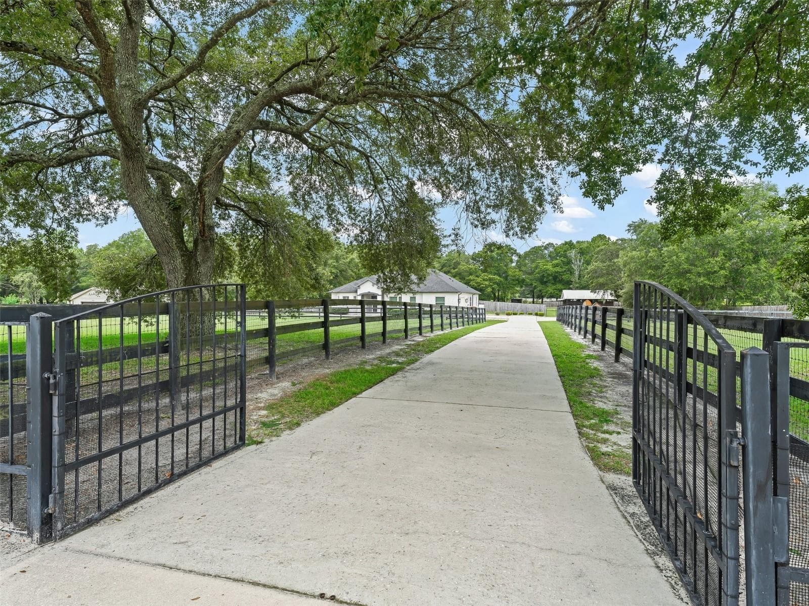 Single Family Residence at 1960 NW 73RD TER, OCALA, photo 3 of 68