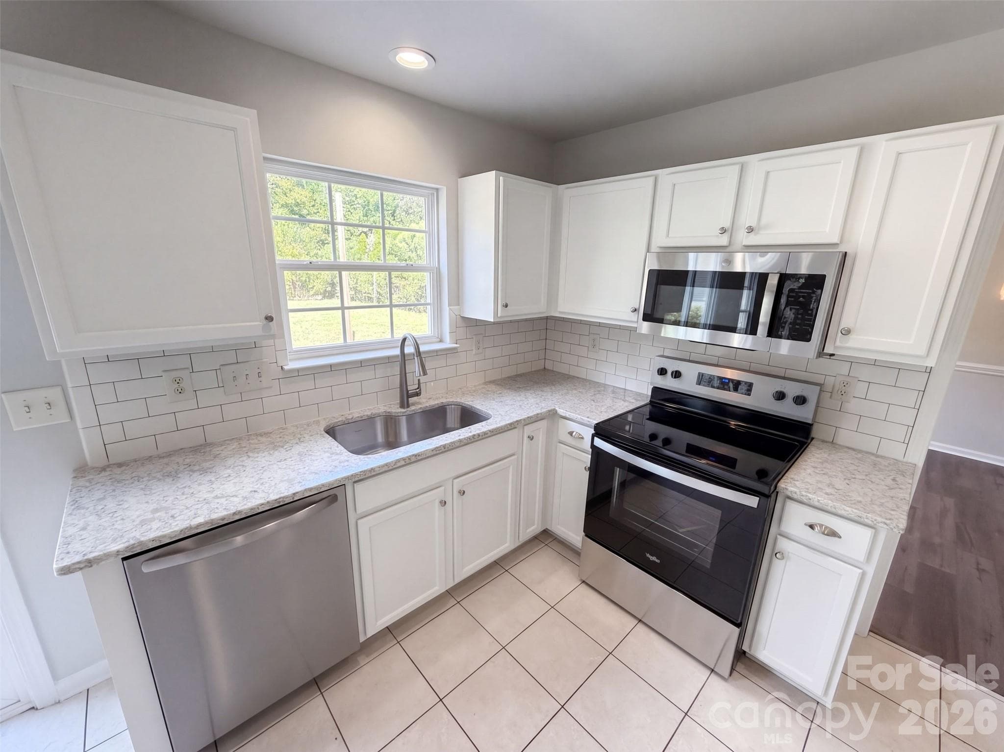 Single Family Residence at 815 Southridge Drive, Monroe, photo 7 of 27