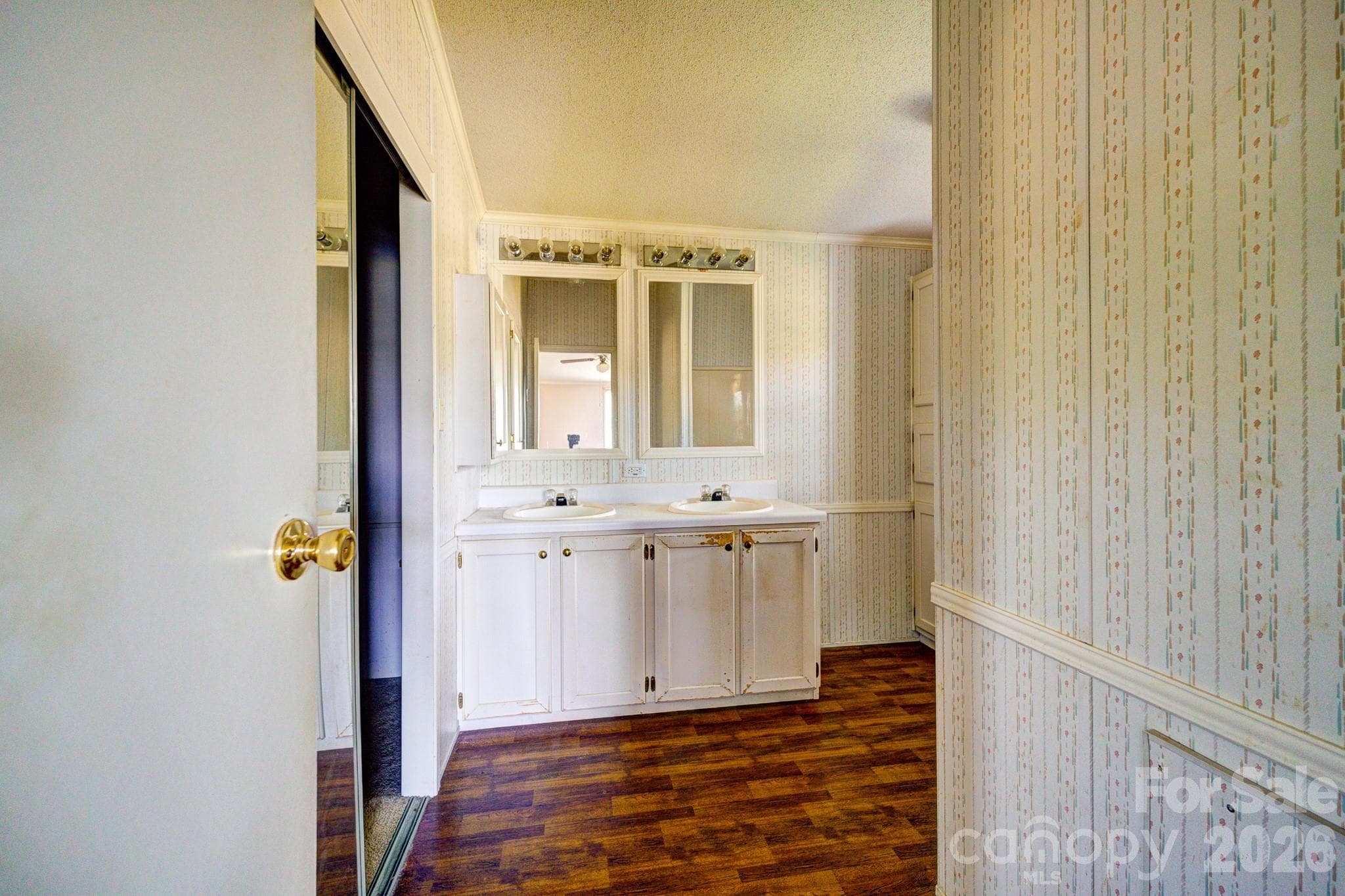 Single Family Residence at 171 Aderholdt Road, Bessemer City, photo 8 of 12