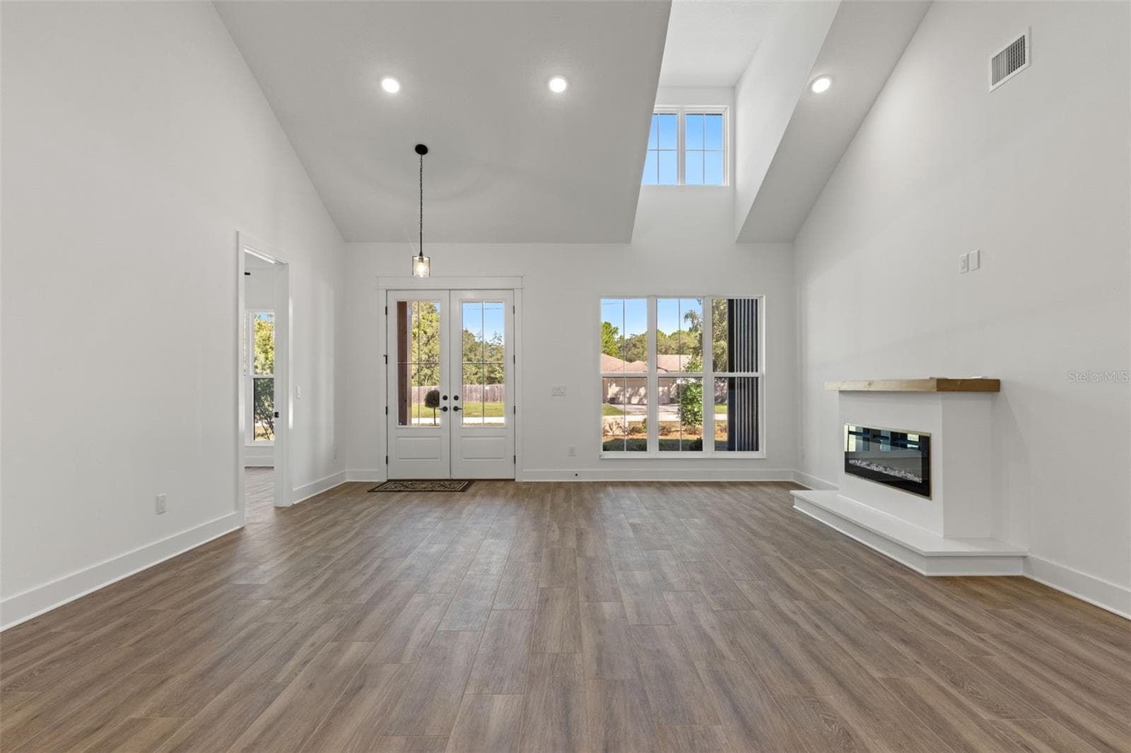 Single Family Residence at 10380 YELLOWSTONE, WEEKI WACHEE, photo 5 of 48