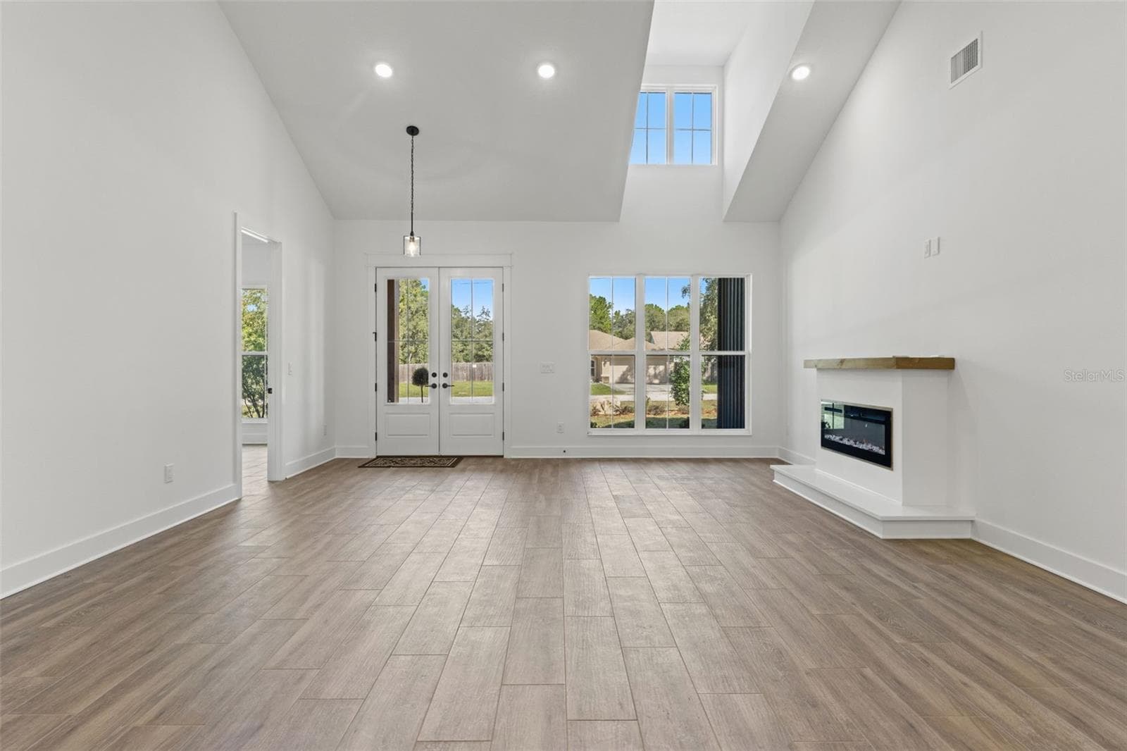 Single Family Residence at 10380 YELLOWSTONE, WEEKI WACHEE, photo 11 of 48