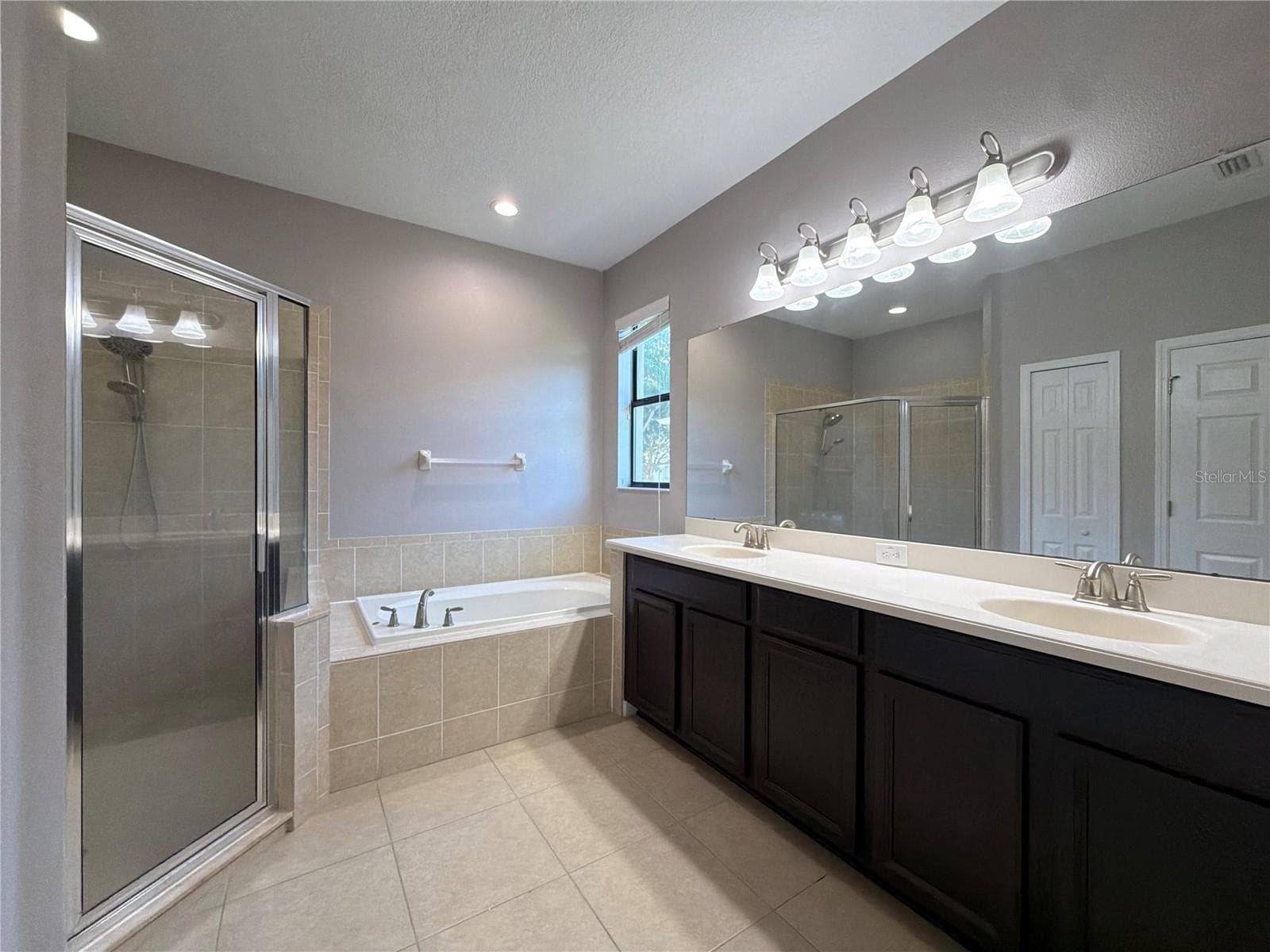 Single Family Residence at 12424 BELCROFT DR, RIVERVIEW, photo 10 of 34