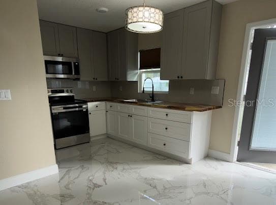 Single Family Residence at 237 DALTON DR, KISSIMMEE, photo 5 of 13