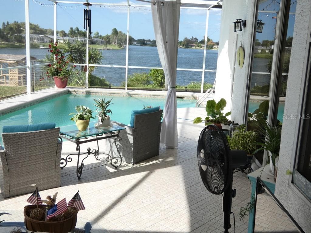 Single Family Residence at 7655 VIENNA LN, PORT RICHEY, photo 5 of 44