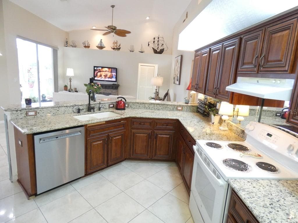 Single Family Residence at 7655 VIENNA LN, PORT RICHEY, photo 14 of 44
