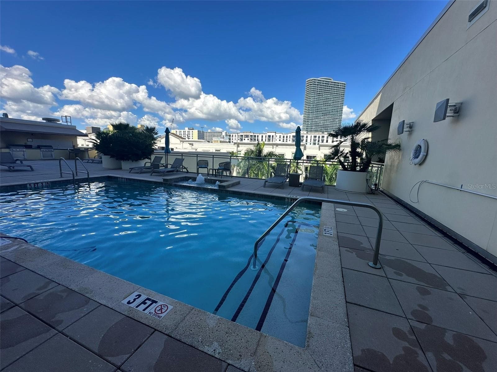 Condominium at 400 4TH AVE S #1207, ST PETERSBURG, photo 56 of 57