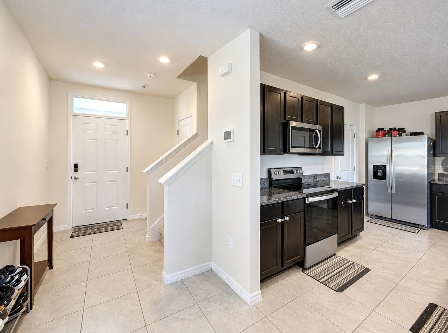Single Family Residence at 10940 TRAILING VINE DRIVE, TAMPA, photo 6 of 19