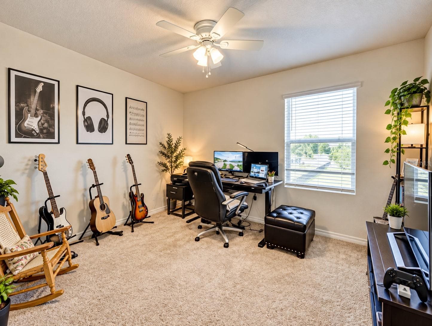 Single Family Residence at 10940 TRAILING VINE DRIVE, TAMPA, photo 9 of 19