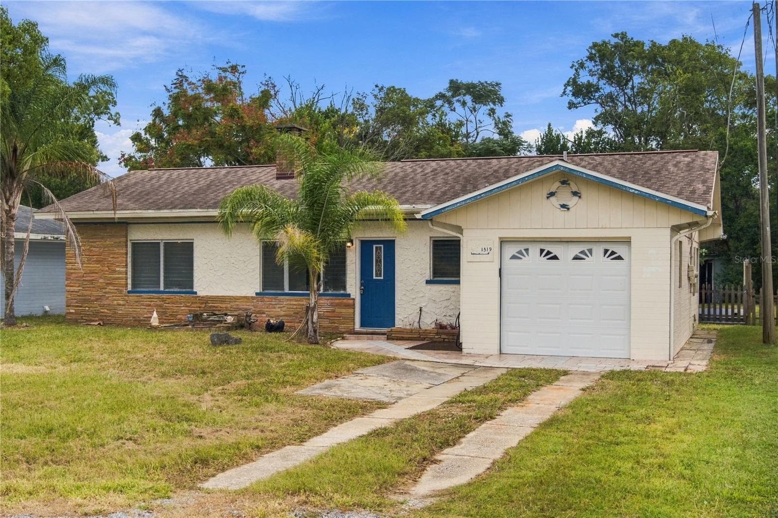 Single Family Residence at 1519 RIDGE AVE, HOLLY HILL, photo 3 of 47