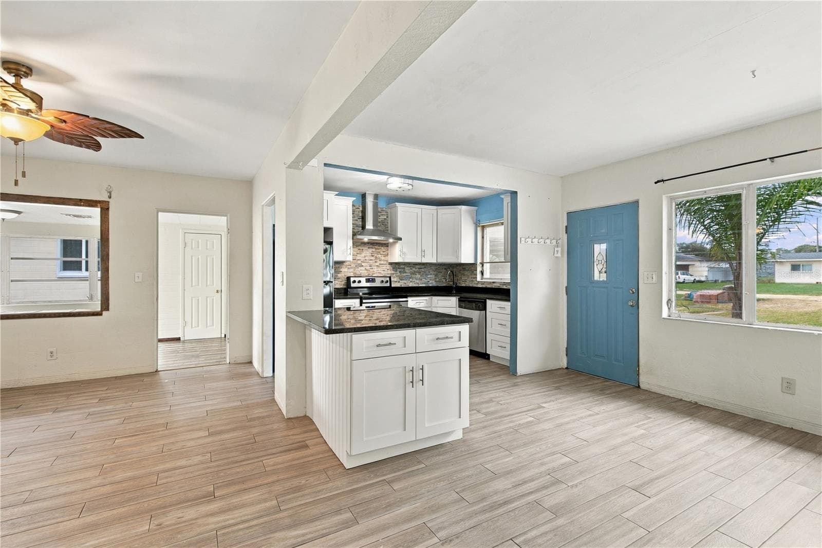 Single Family Residence at 1519 RIDGE AVE, HOLLY HILL, photo 8 of 47