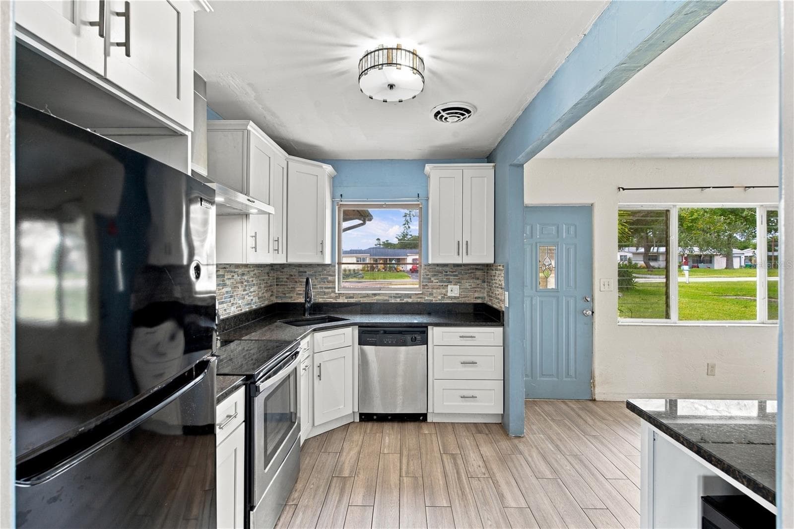 Single Family Residence at 1519 RIDGE AVE, HOLLY HILL, photo 11 of 47
