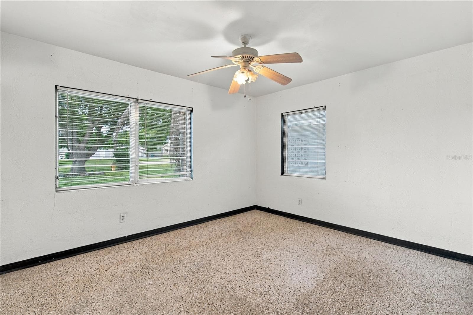 Single Family Residence at 1519 RIDGE AVE, HOLLY HILL, photo 36 of 47