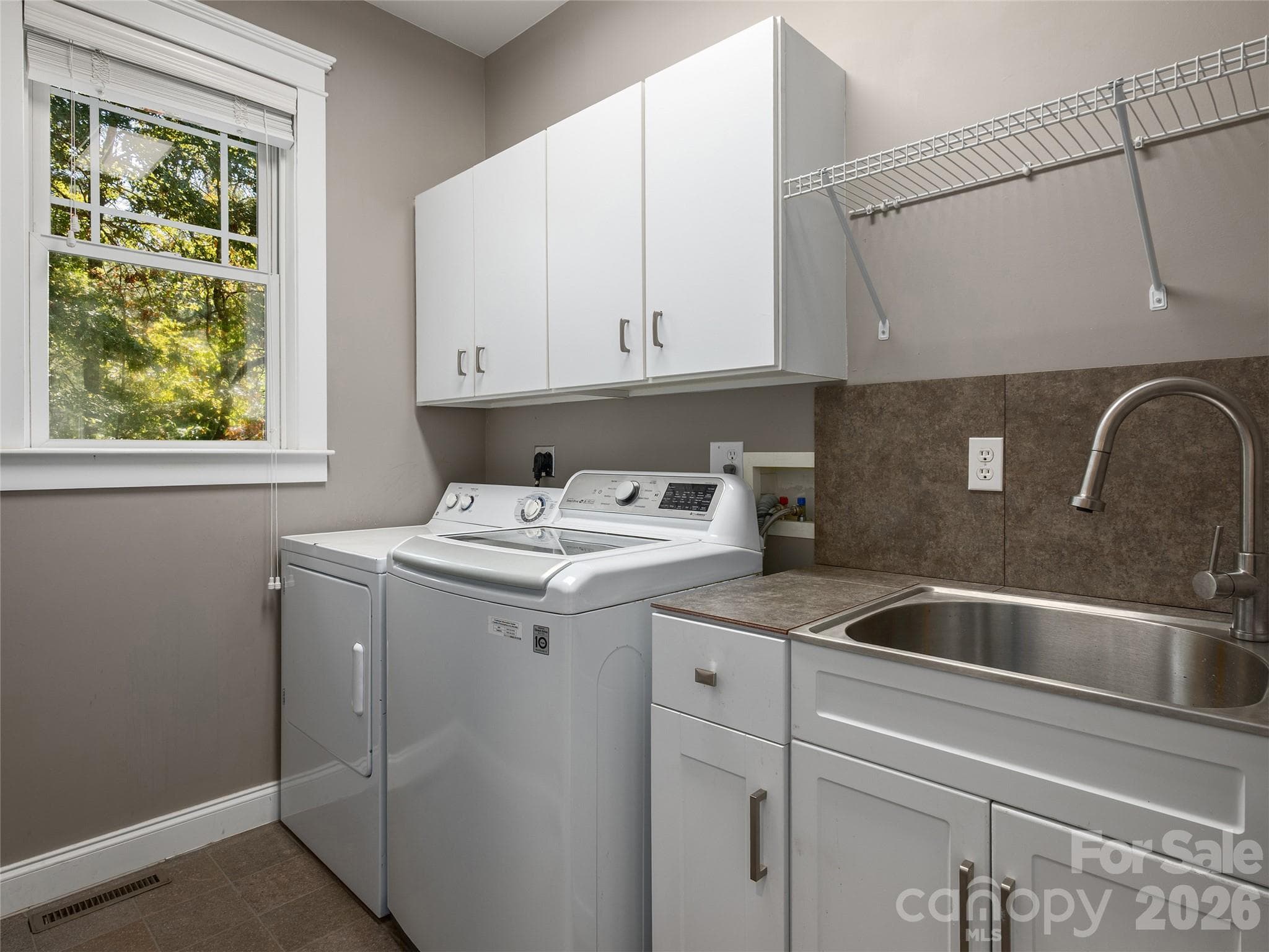 Single Family Residence at 302 Yellowood Lane, Asheville, photo 28 of 48