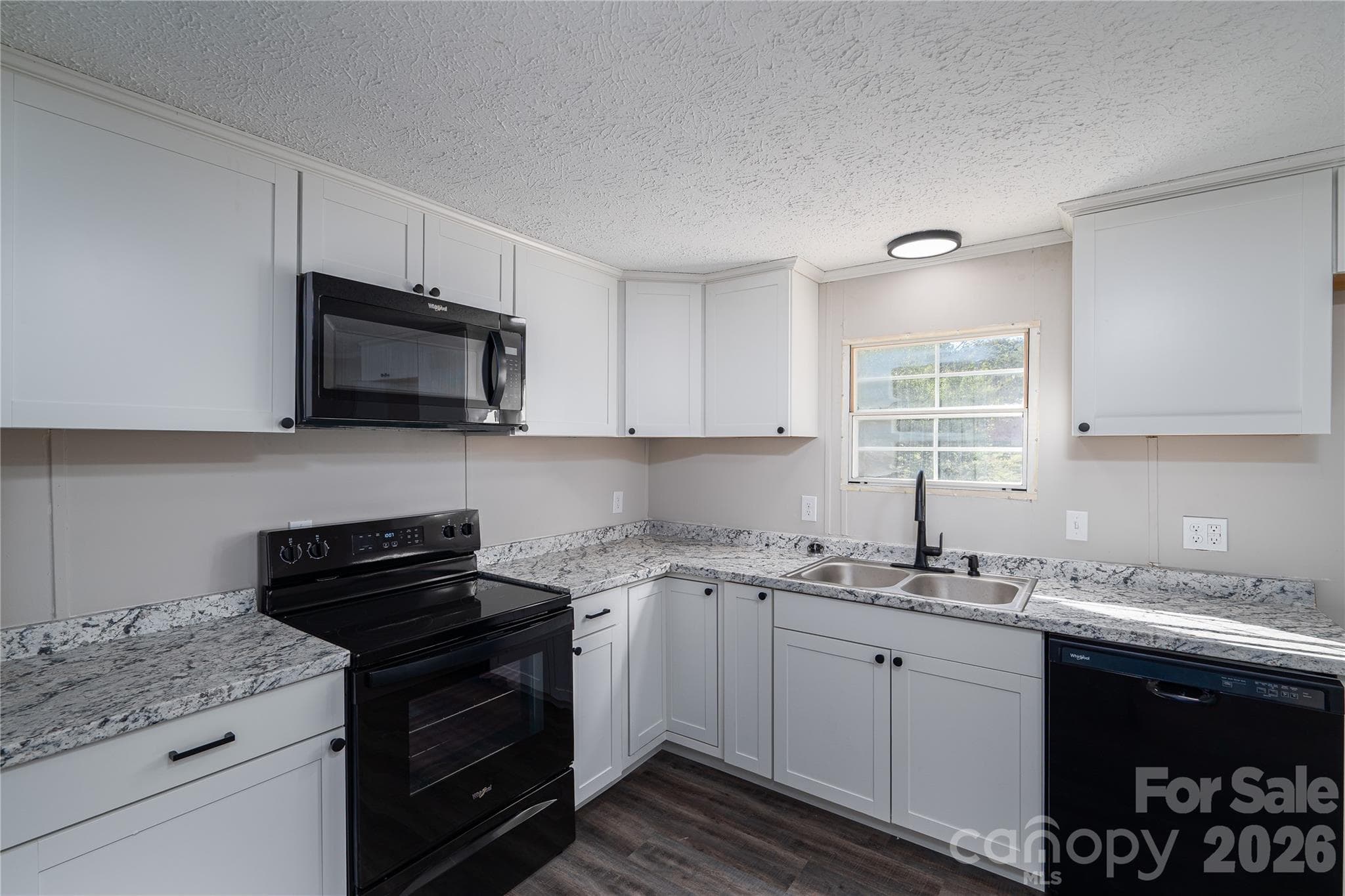 Single Family Residence at 5047 Longbow Pointe, Kings Mountain, photo 10 of 46
