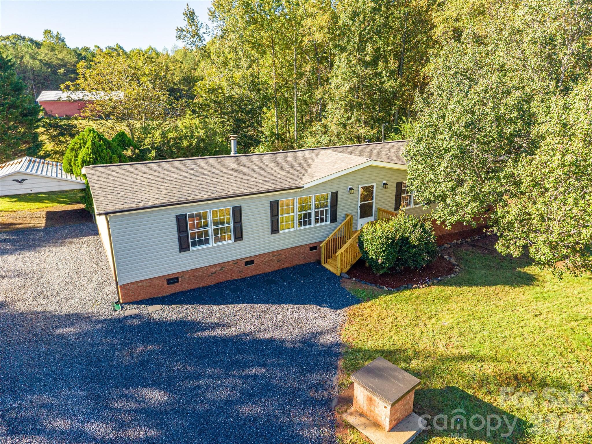 Single Family Residence at 5047 Longbow Pointe, Kings Mountain, photo 30 of 46