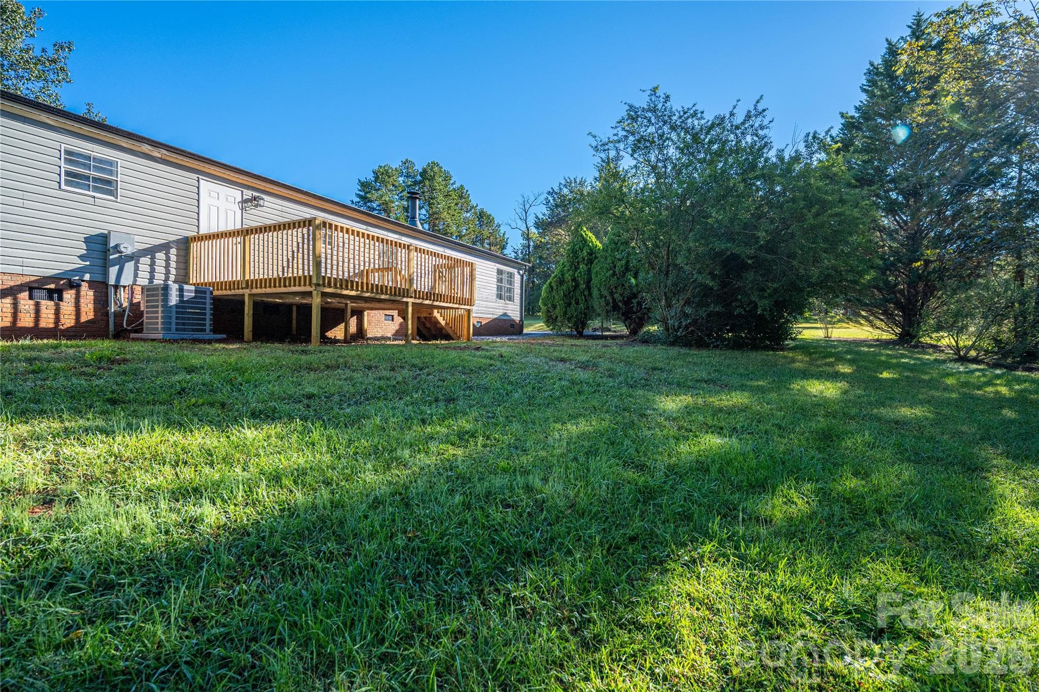 Large backyard - 5047 Longbow Pointe, Kings Mountain